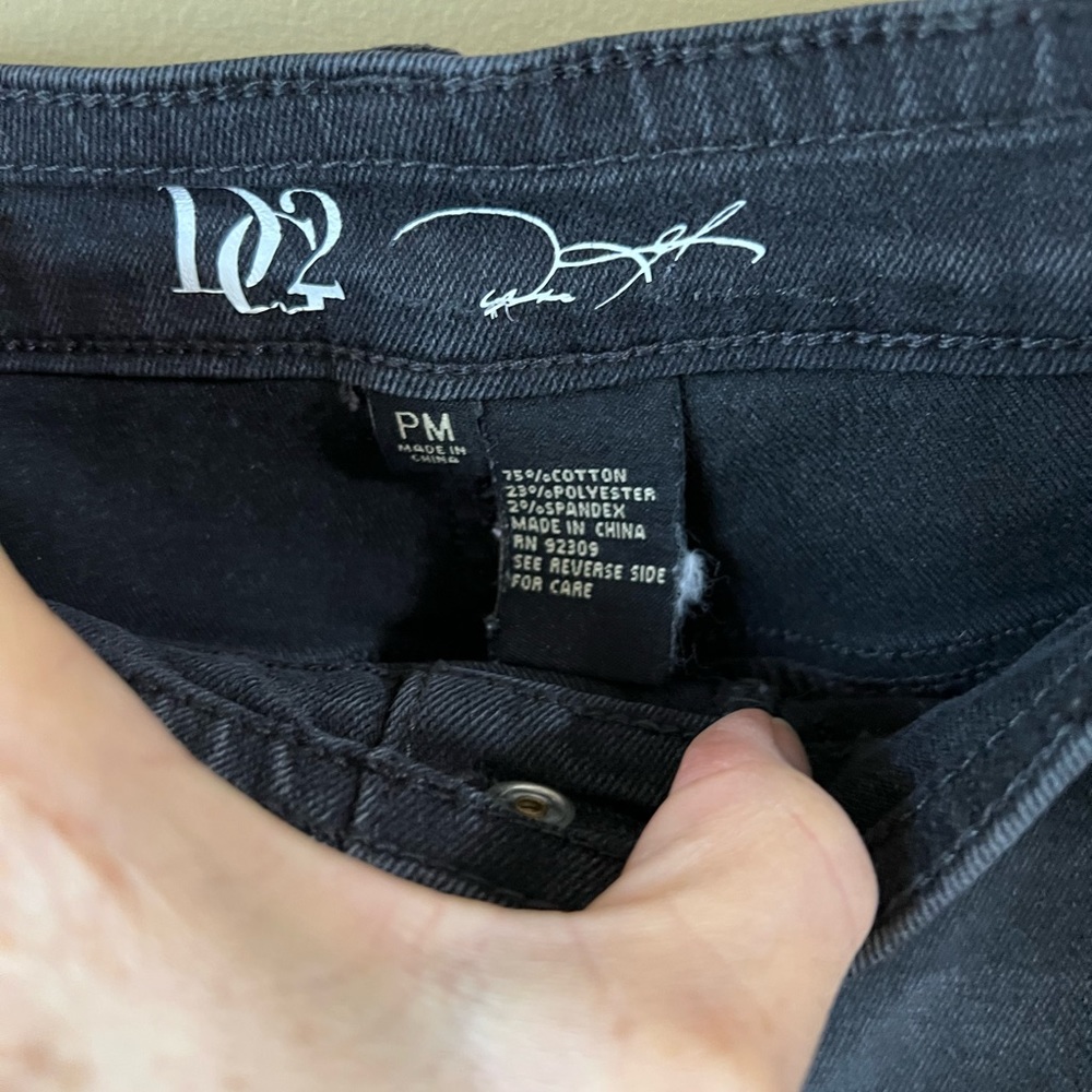 DG2 Sz MP 10p black jeans crops